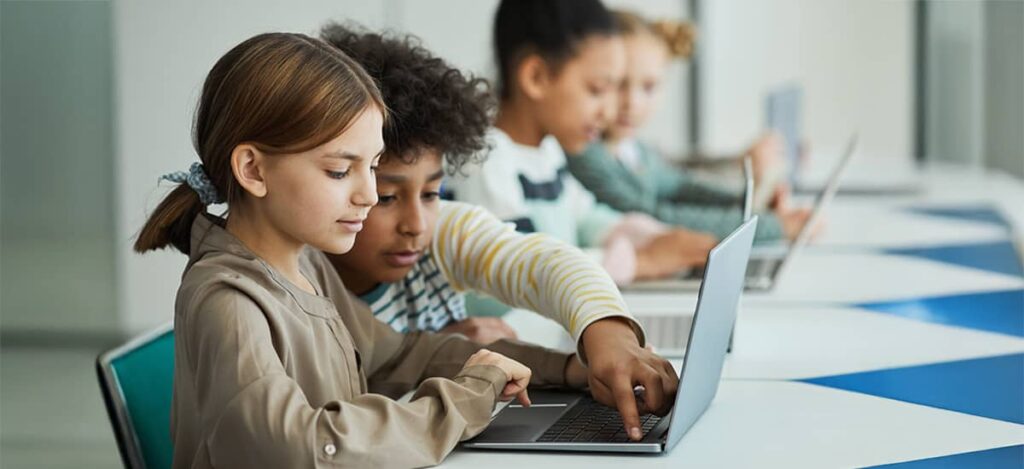 Laptop-education-achievement-school-children-Latin-America-Caribbean-1024x469